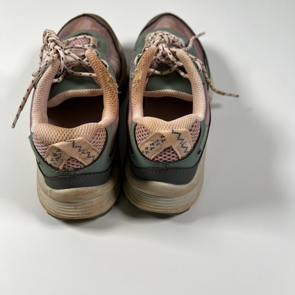 Merrell Girls Hiking shoes size 4 - Picture 4 of 8